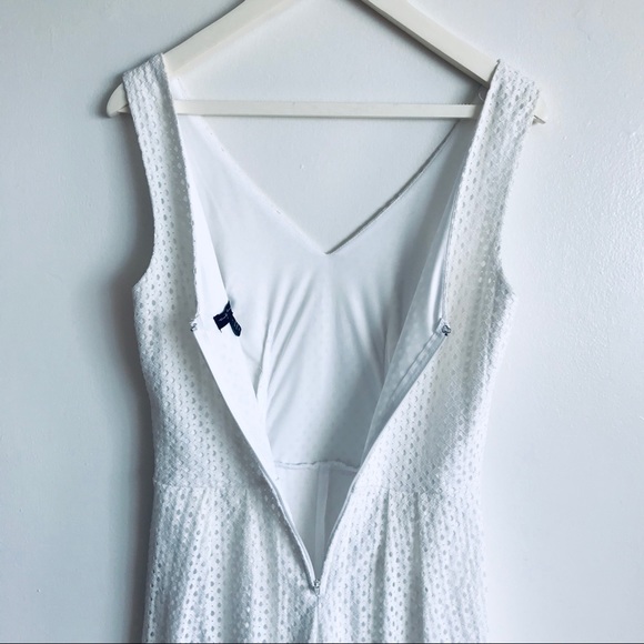 City Triangles Ivory Lace V-Neck Sleeveless Zip Lined Romper Shorts w Pleats 7 - Picture 10 of 16